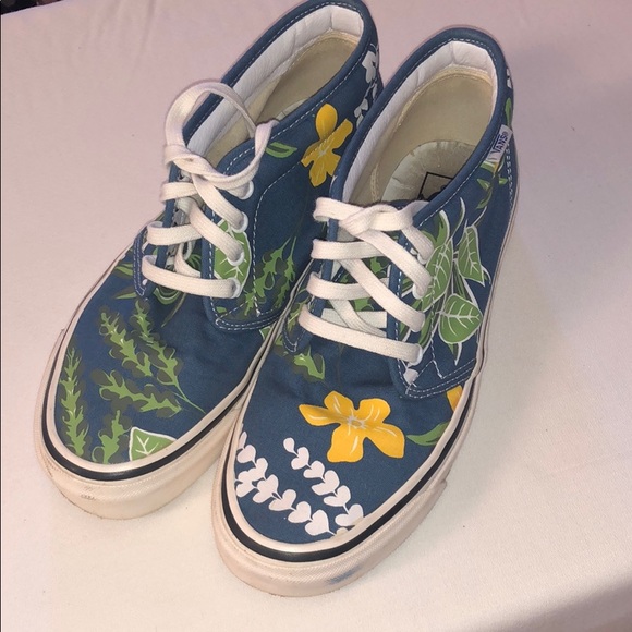 Vans Shoes - Off the Wall Chukka Vans